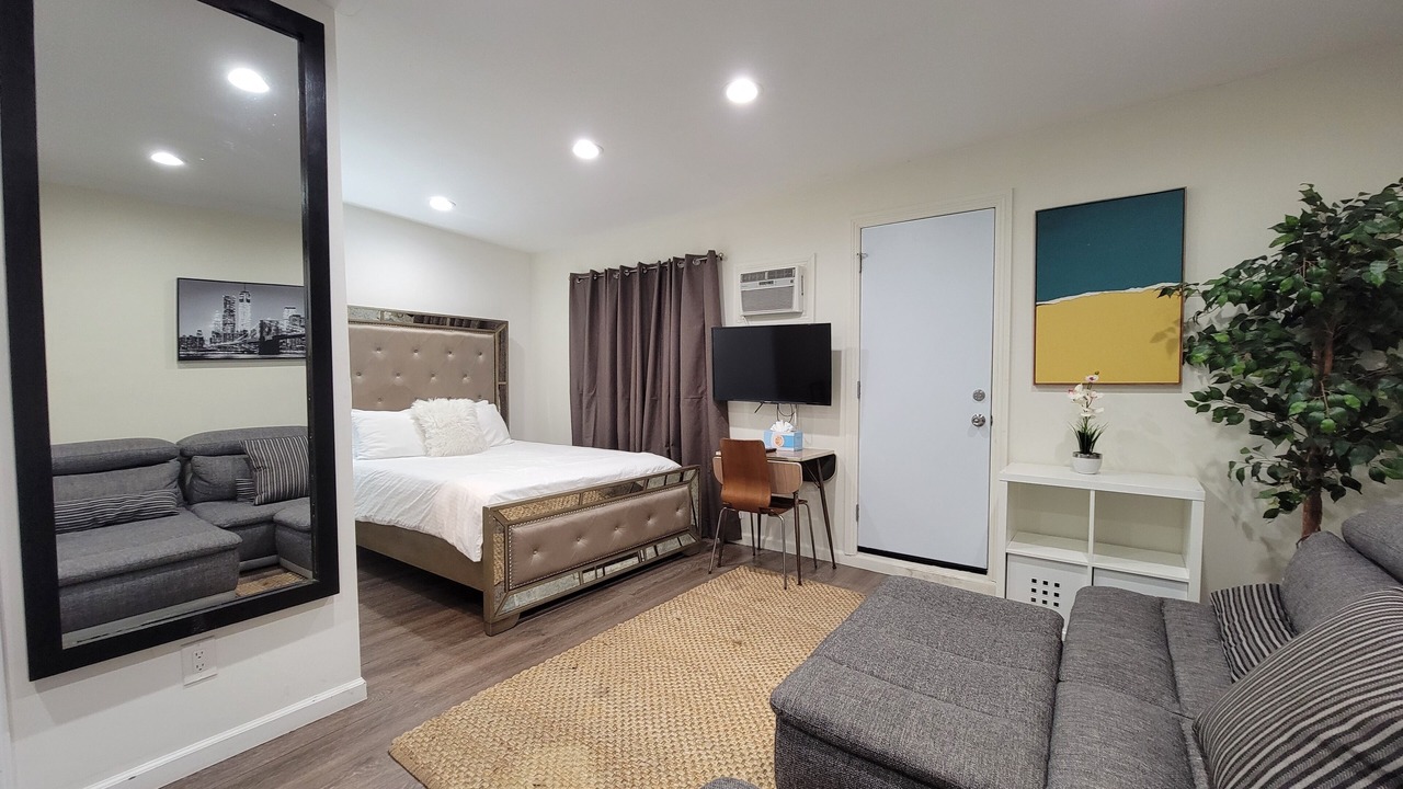 Photo of Bedroom in Beverly Hills