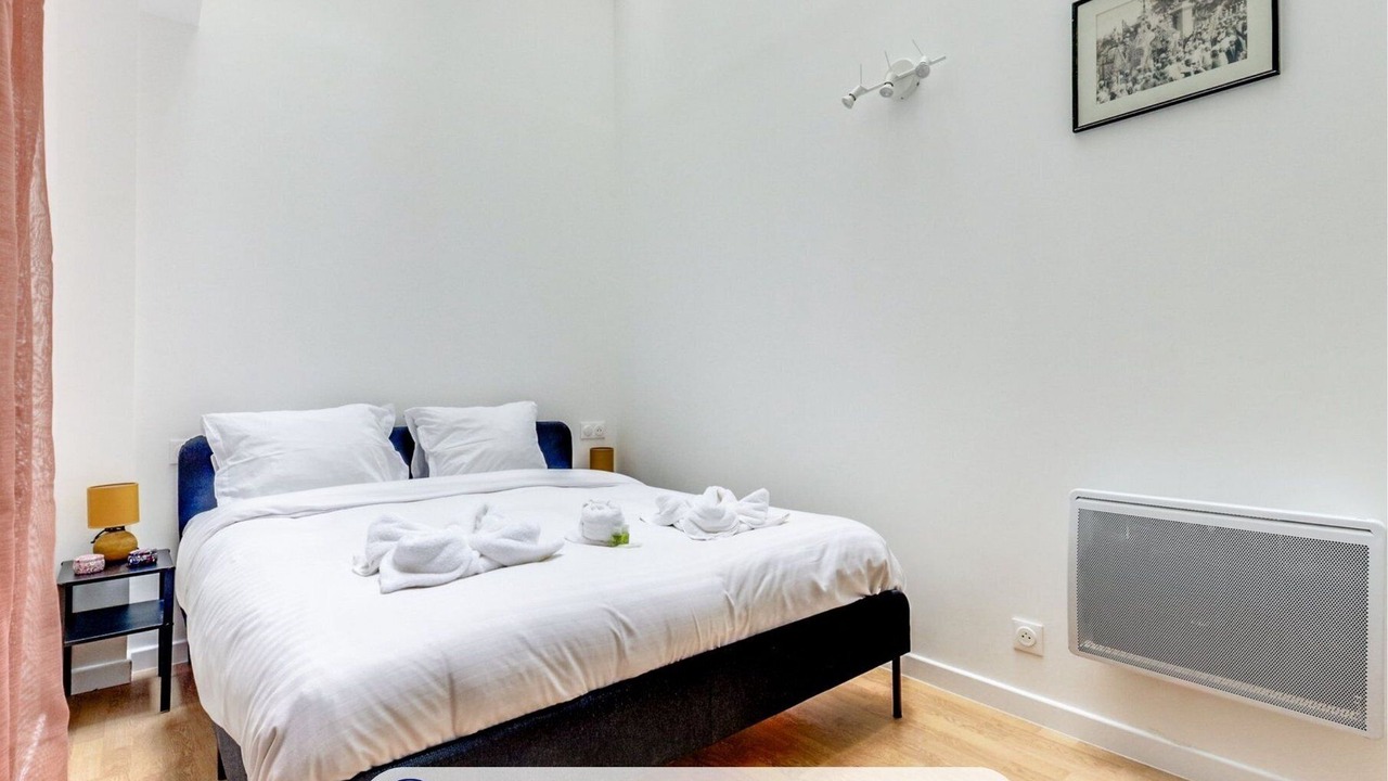Photo of Bedroom in Pigalle