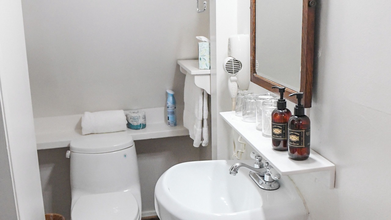 Photo of Bathroom in Oak Park