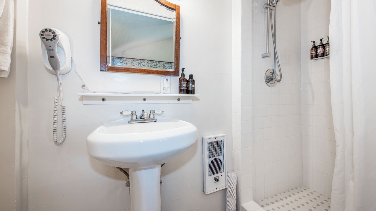Photo of Bathroom in Oak Park