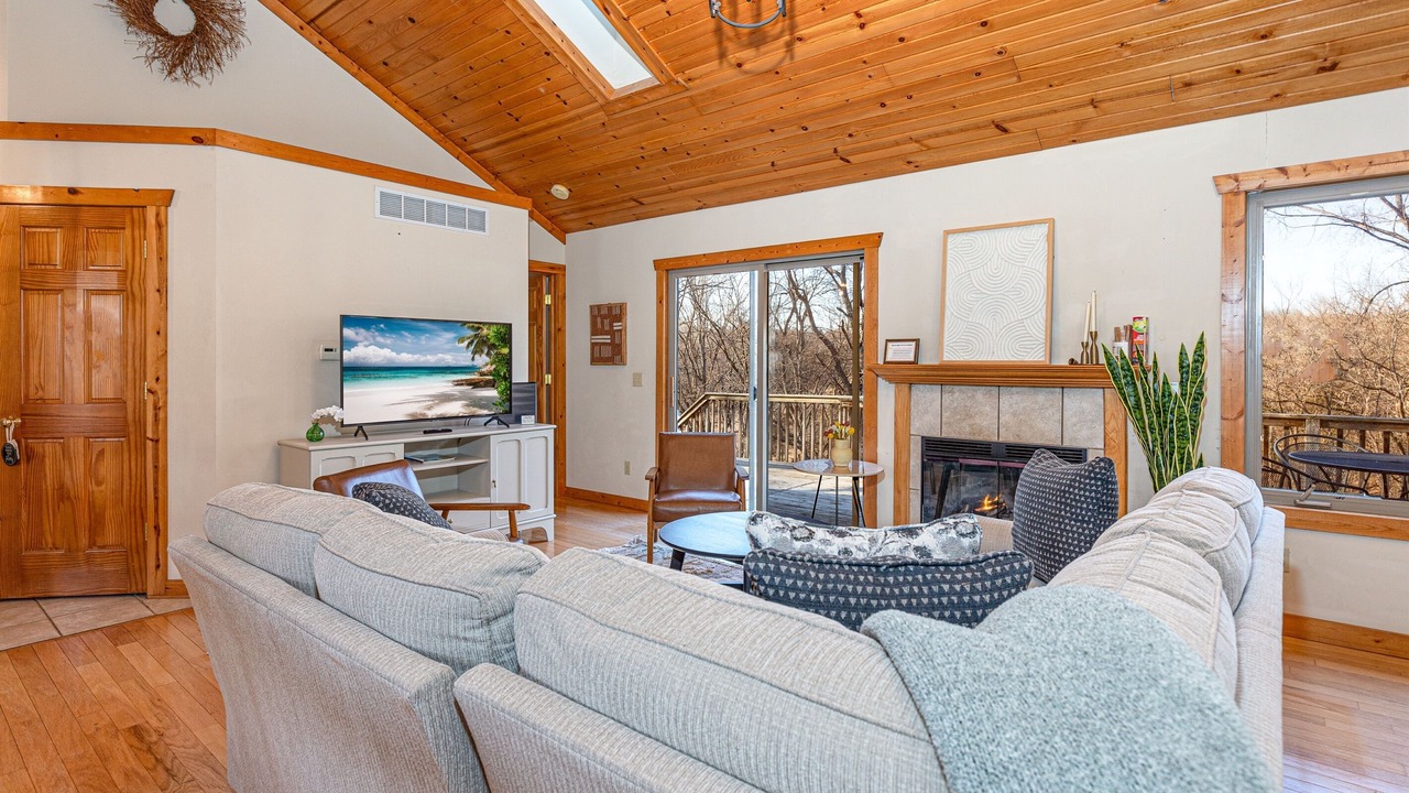 Photo of Livingroom in The Galena Territory