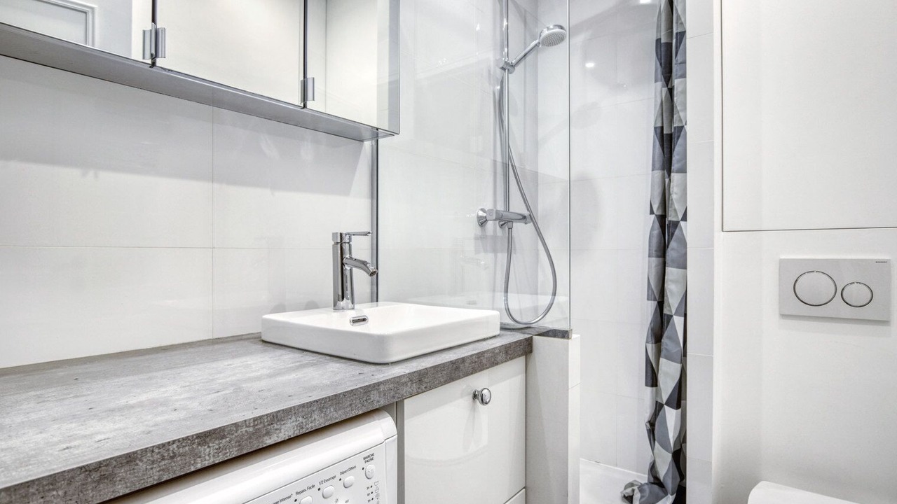Photo of Bathroom in Quartier de la Plaine-de-Monceaux
