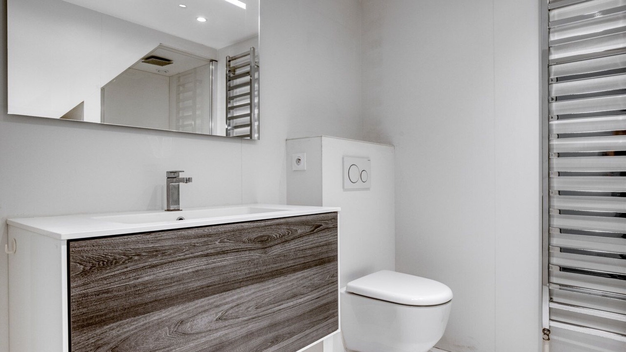 Photo of Bathroom in Quartier de la Plaine-de-Monceaux