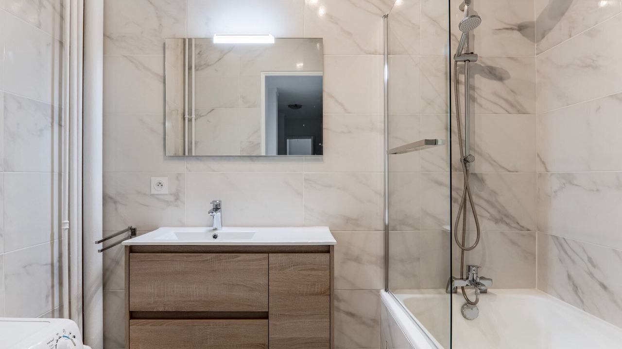 Photo of Bathroom in 17th Arrondissement