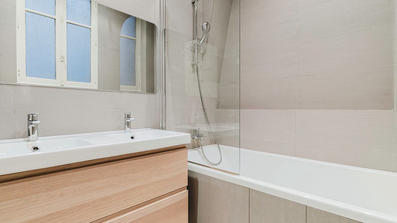 Photo of Bathroom in Notre-Dame-des-Champs