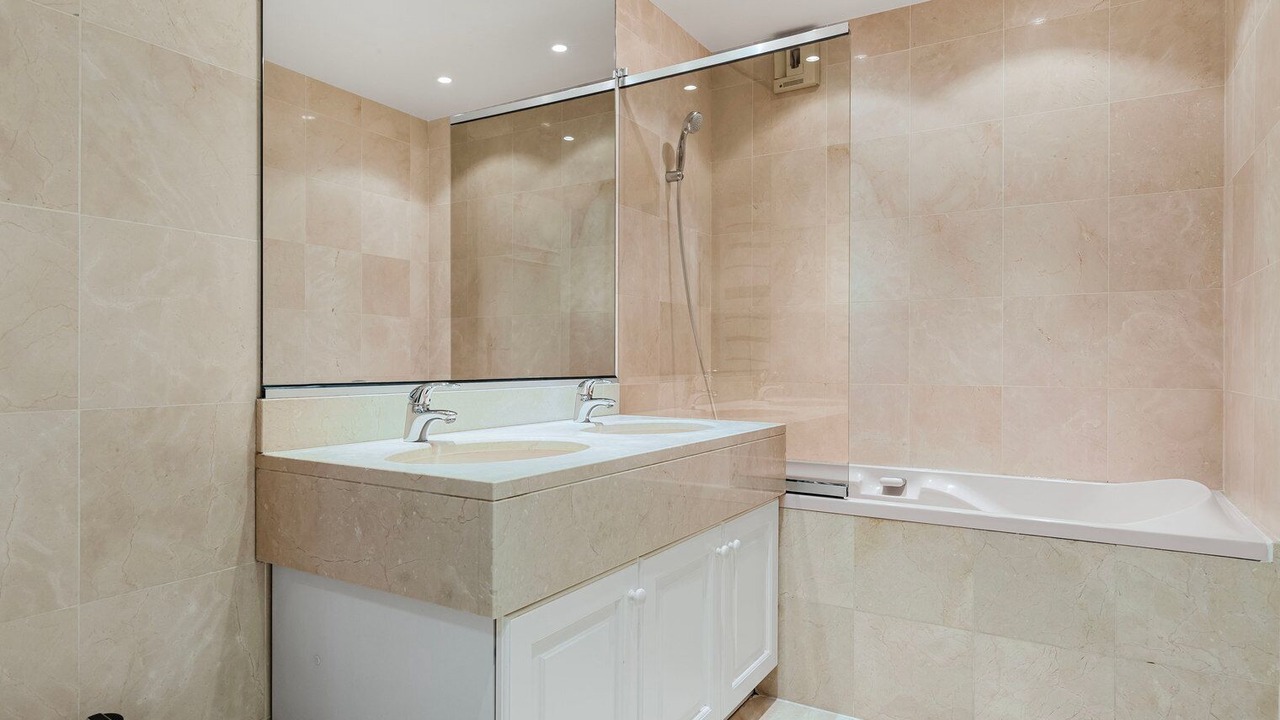 Photo of Bathroom in Passy