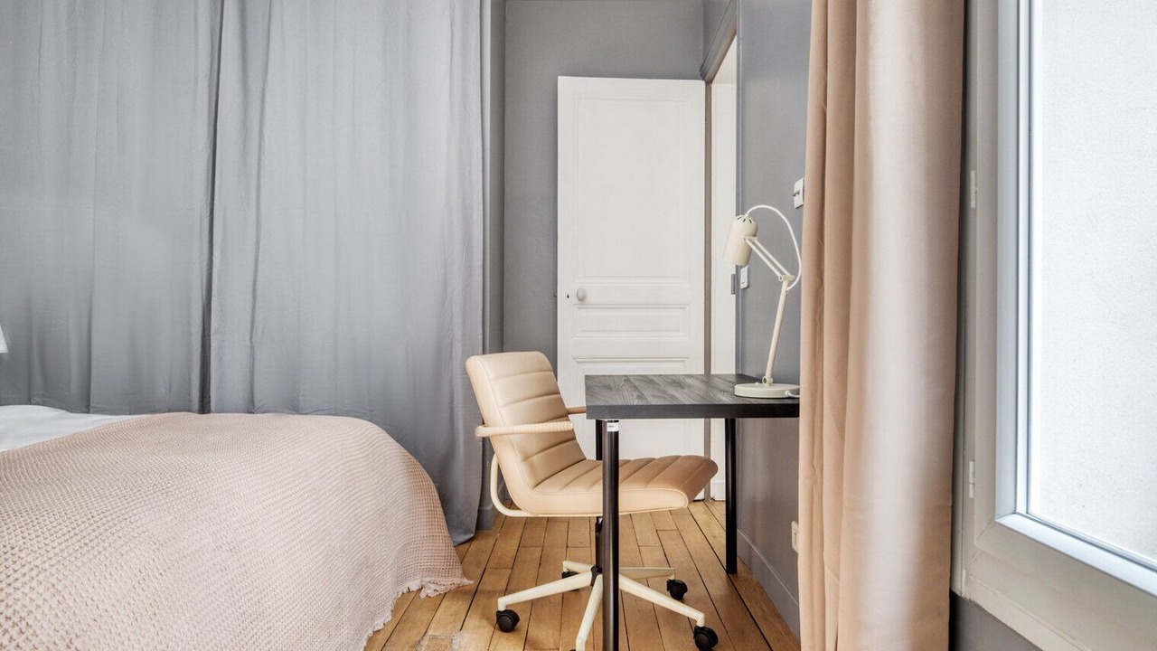 Photo of Bedroom in 17th Arrondissement