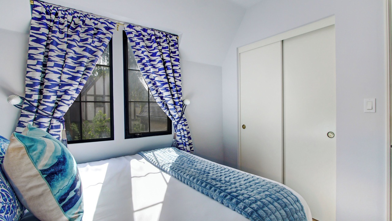 Photo of Bedroom in Panorama City