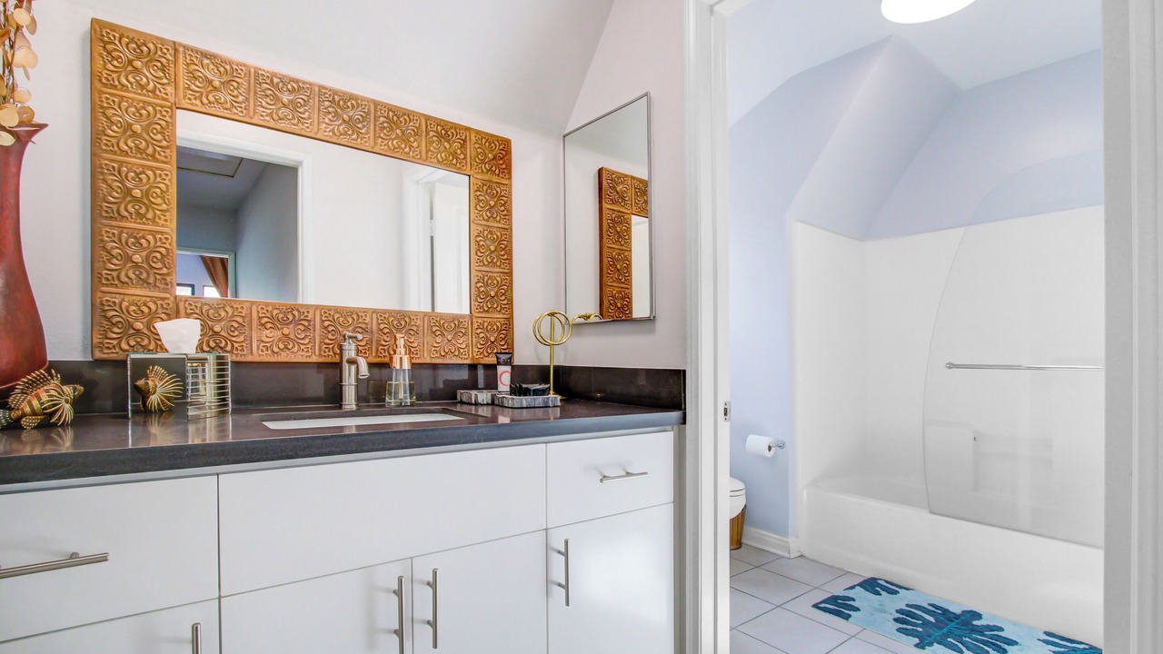 Photo of Bathroom in Panorama City