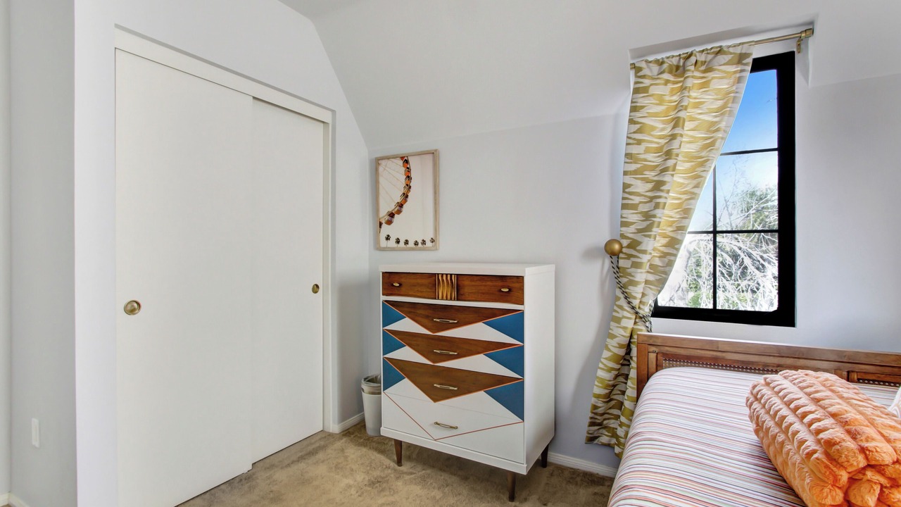 Photo of Bedroom in Panorama City