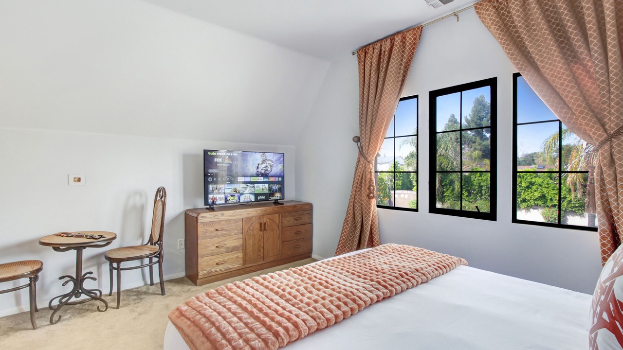 Photo of Bedroom in Panorama City
