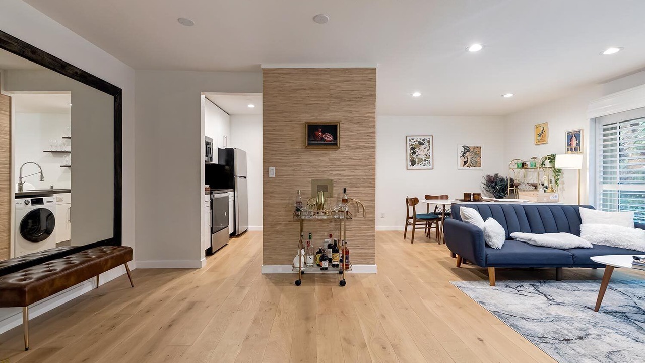 Photo of Livingroom in Beverly Grove