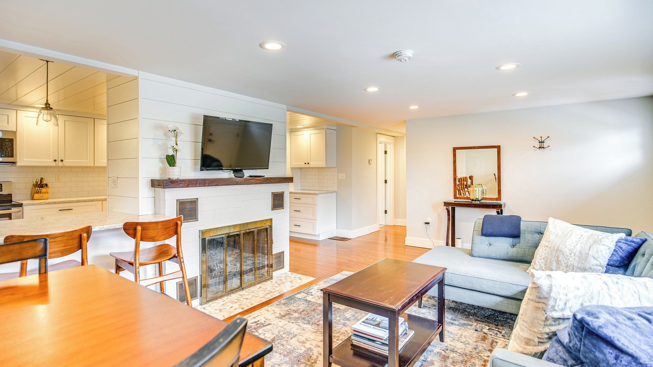 Photo of Livingroom in Jamestown