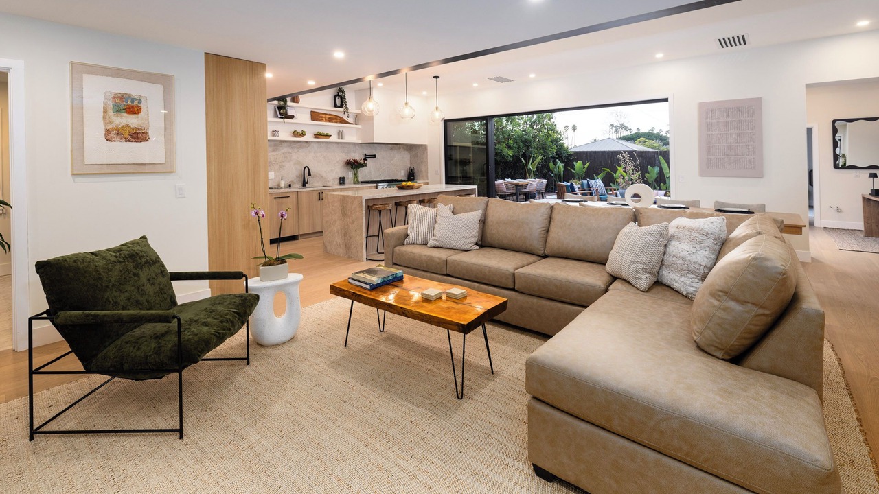 Photo of Livingroom in East Mesa