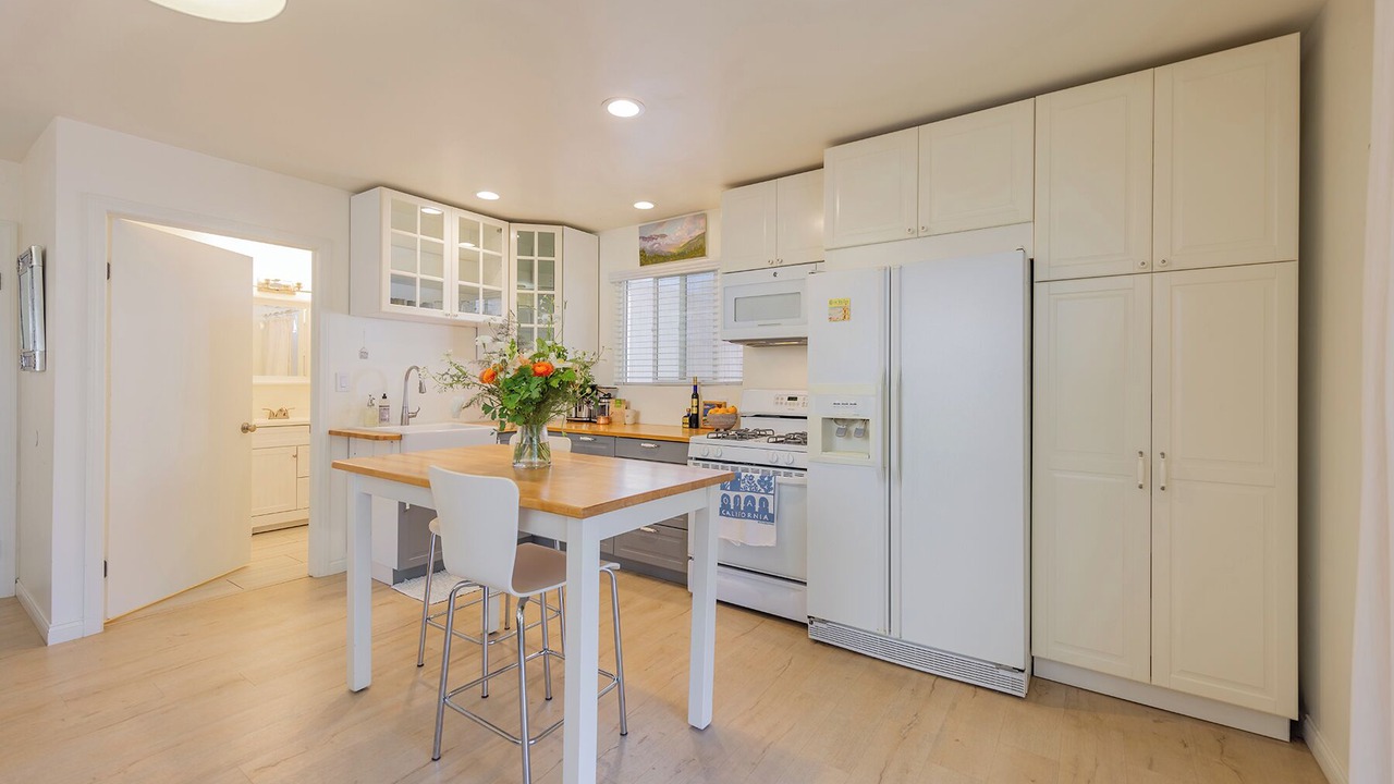 Photo of Kitchen in Meiners Oaks