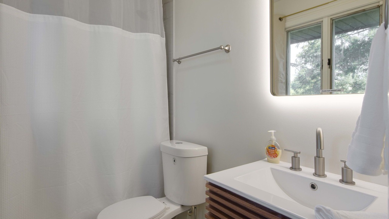 Photo of Bathroom in St. Martinville