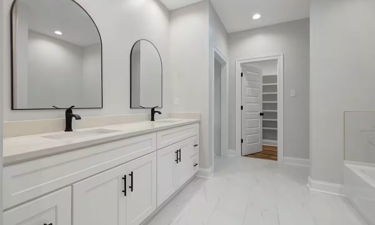 Photo of Bathroom in Broussard
