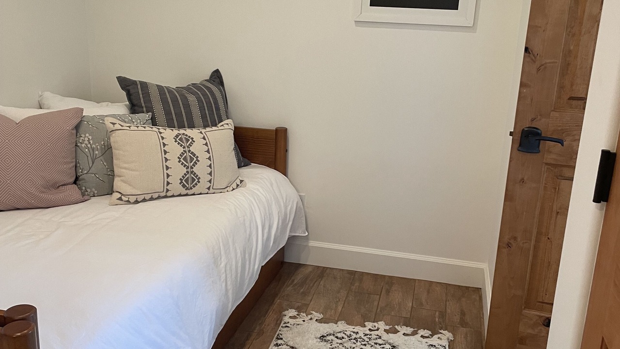 Photo of Bedroom in Faria Beach
