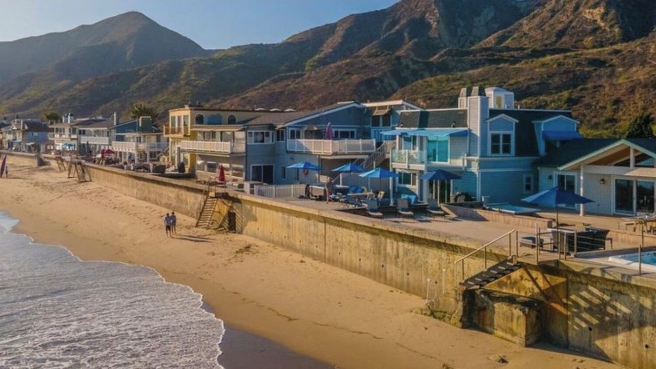 Photo of Others in Faria Beach