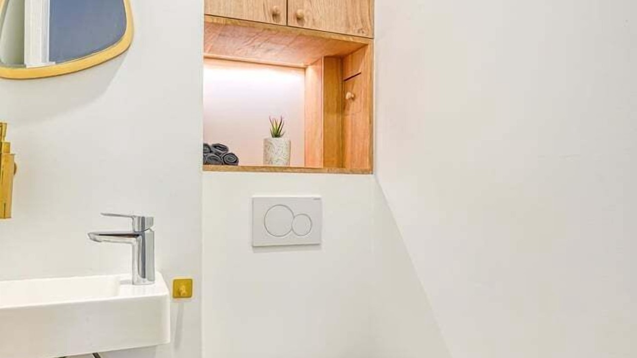 Photo of Bathroom in Centre