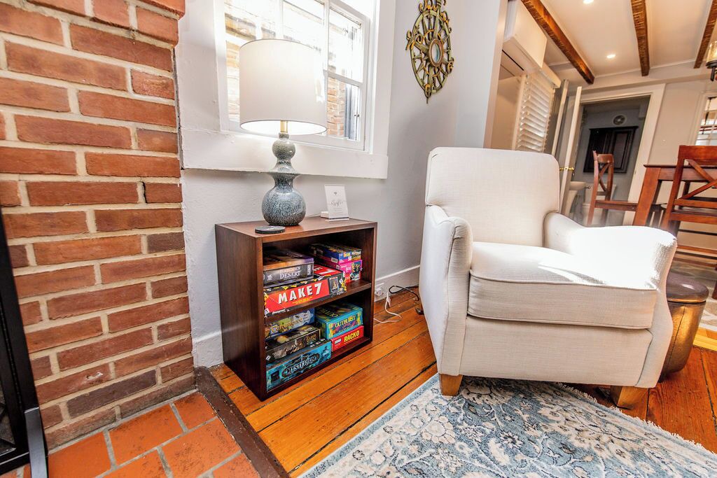 Photo of Livingroom in Historic District