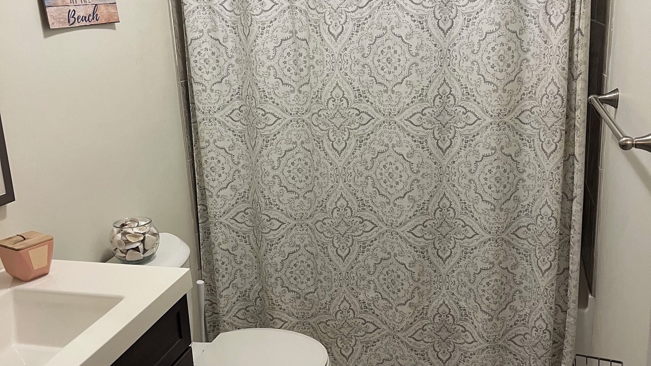 Photo of Bathroom in Teaticket