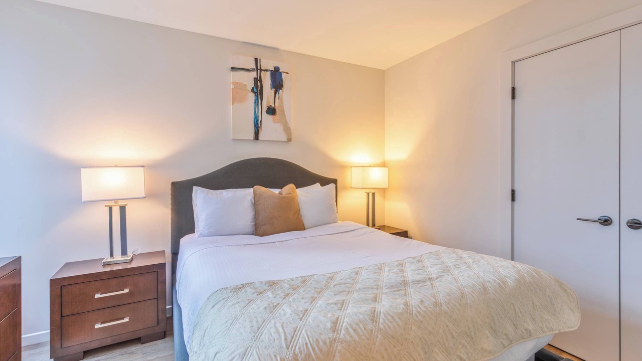 Photo of Bedroom in Seaport District