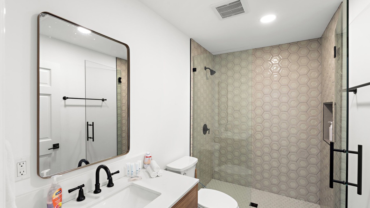 Photo of Bathroom in Los Angeles