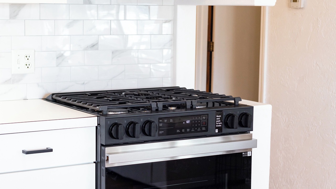 Photo of Kitchen in White Island Shores
