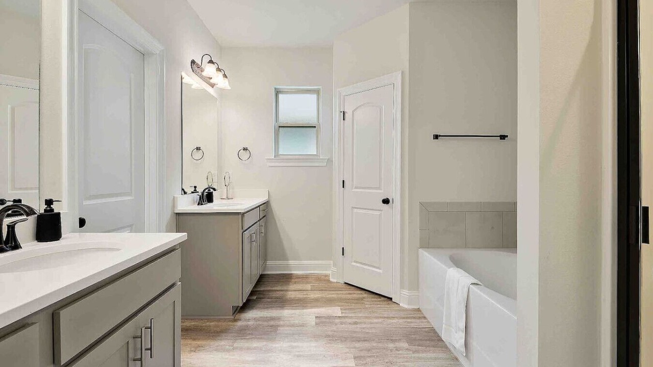 Photo of Bathroom in Highlands - Perkins