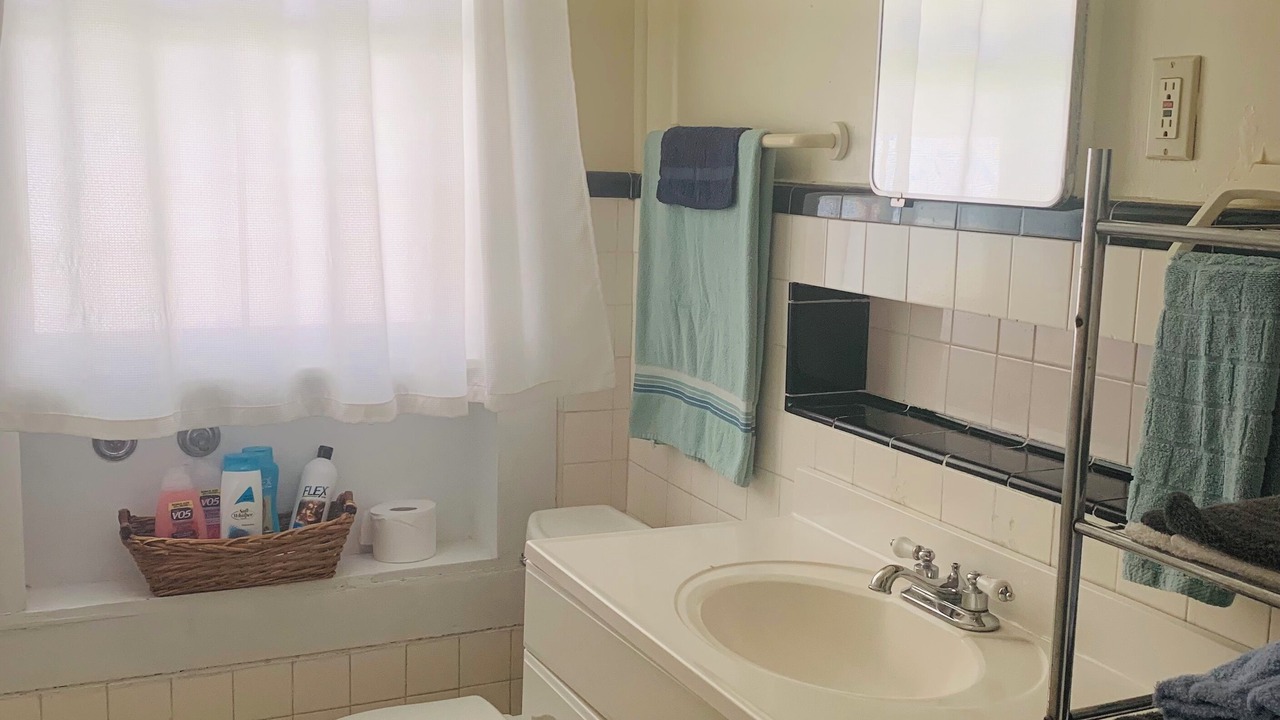 Photo of Bathroom in Gonzales