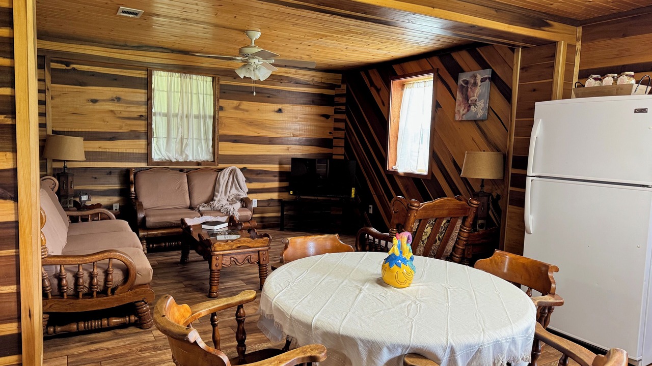 Photo of Livingroom in Lucedale