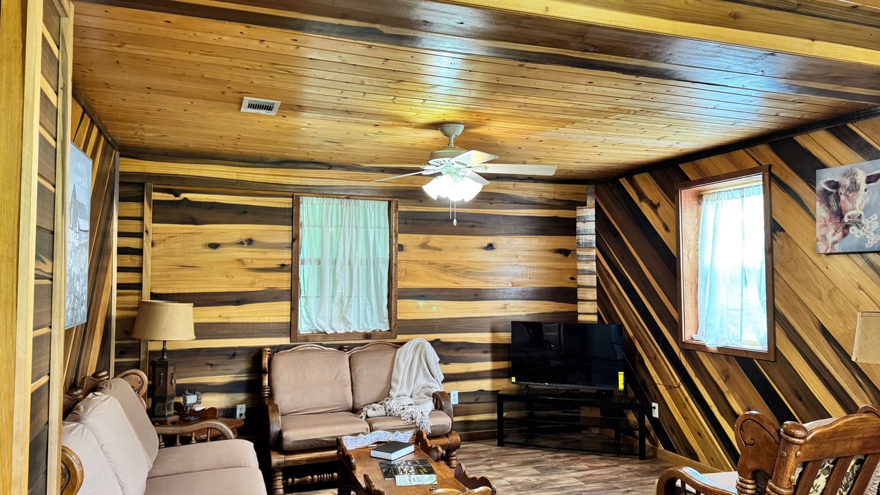 Photo of Livingroom in Lucedale