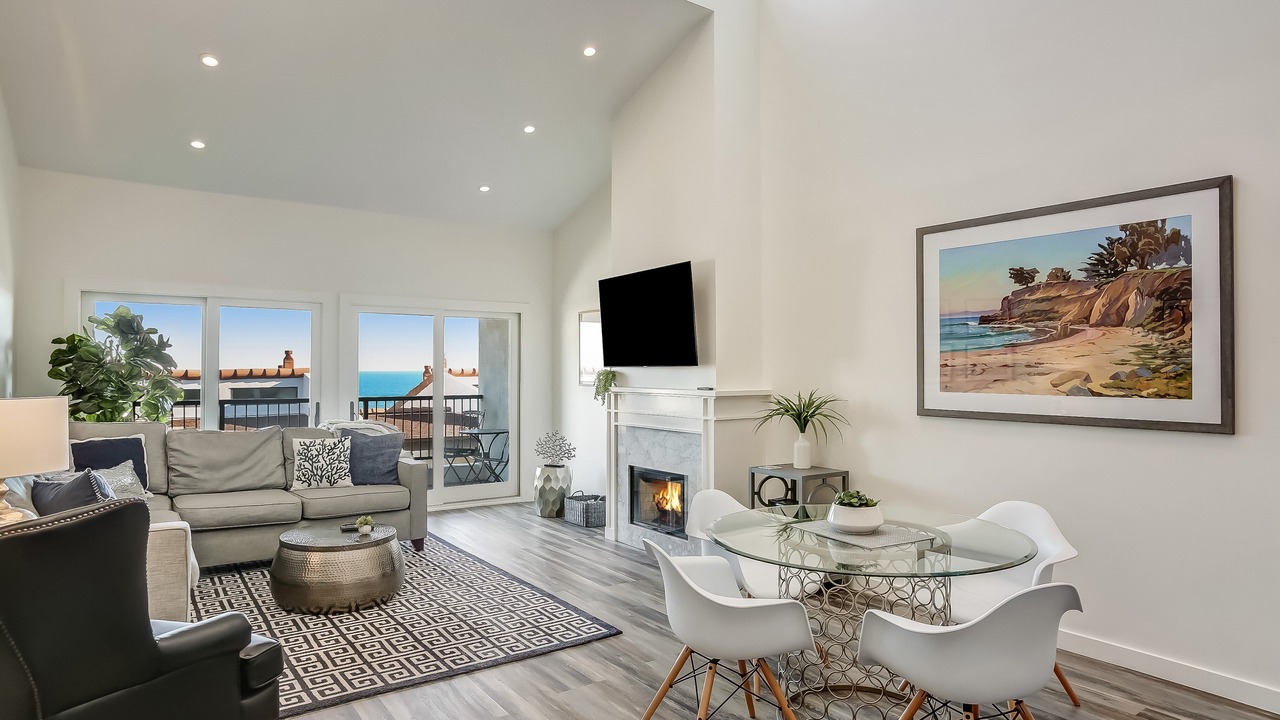 Photo of Livingroom in East Mesa