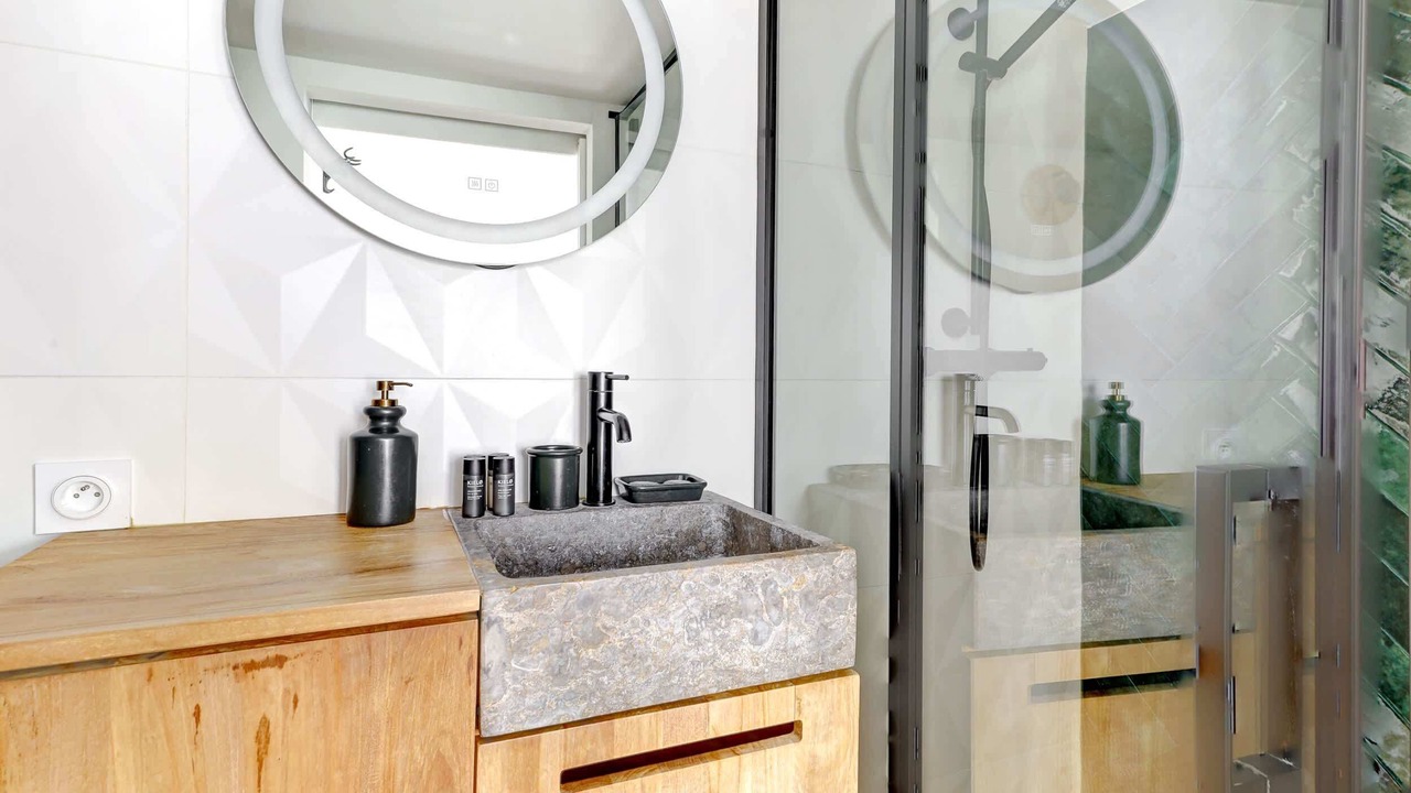 Photo of Bathroom in Quartier du Mail
