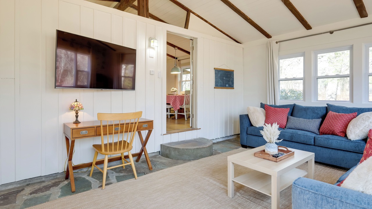 Photo of Livingroom in Hyannis