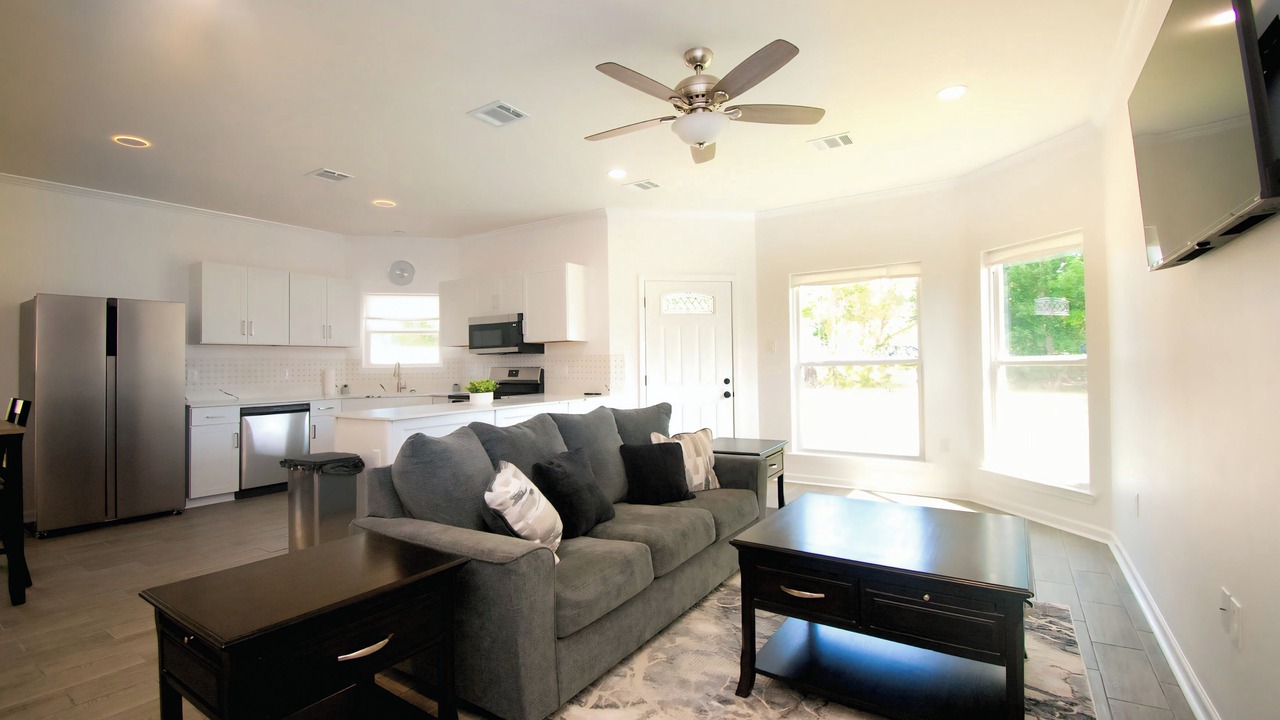 Photo of Livingroom in Gonzales
