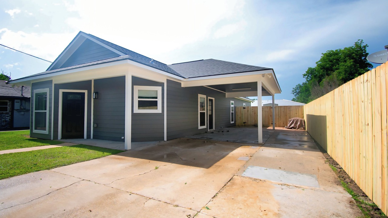Photo of Outdoor in Gonzales