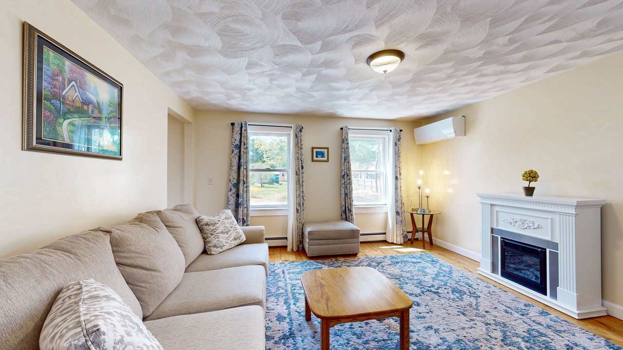 Photo of Livingroom in Buzzards Bay