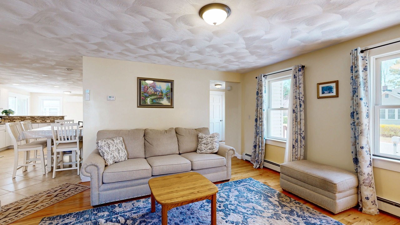 Photo of Livingroom in Buzzards Bay