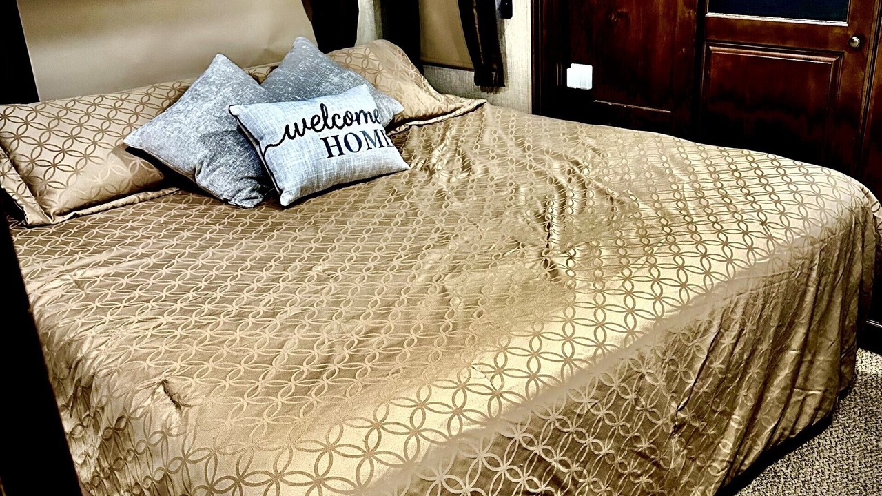 Photo of Bedroom in Pearlington