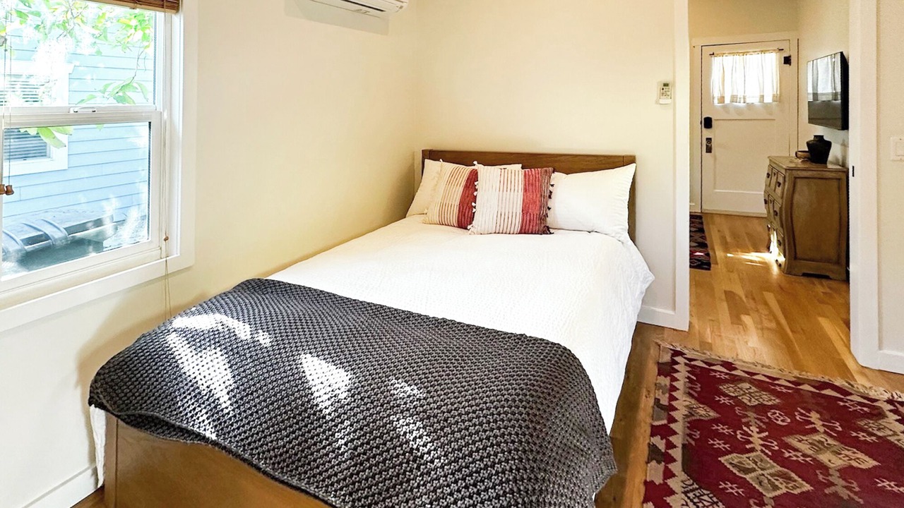 Photo of Bedroom in Pasadena