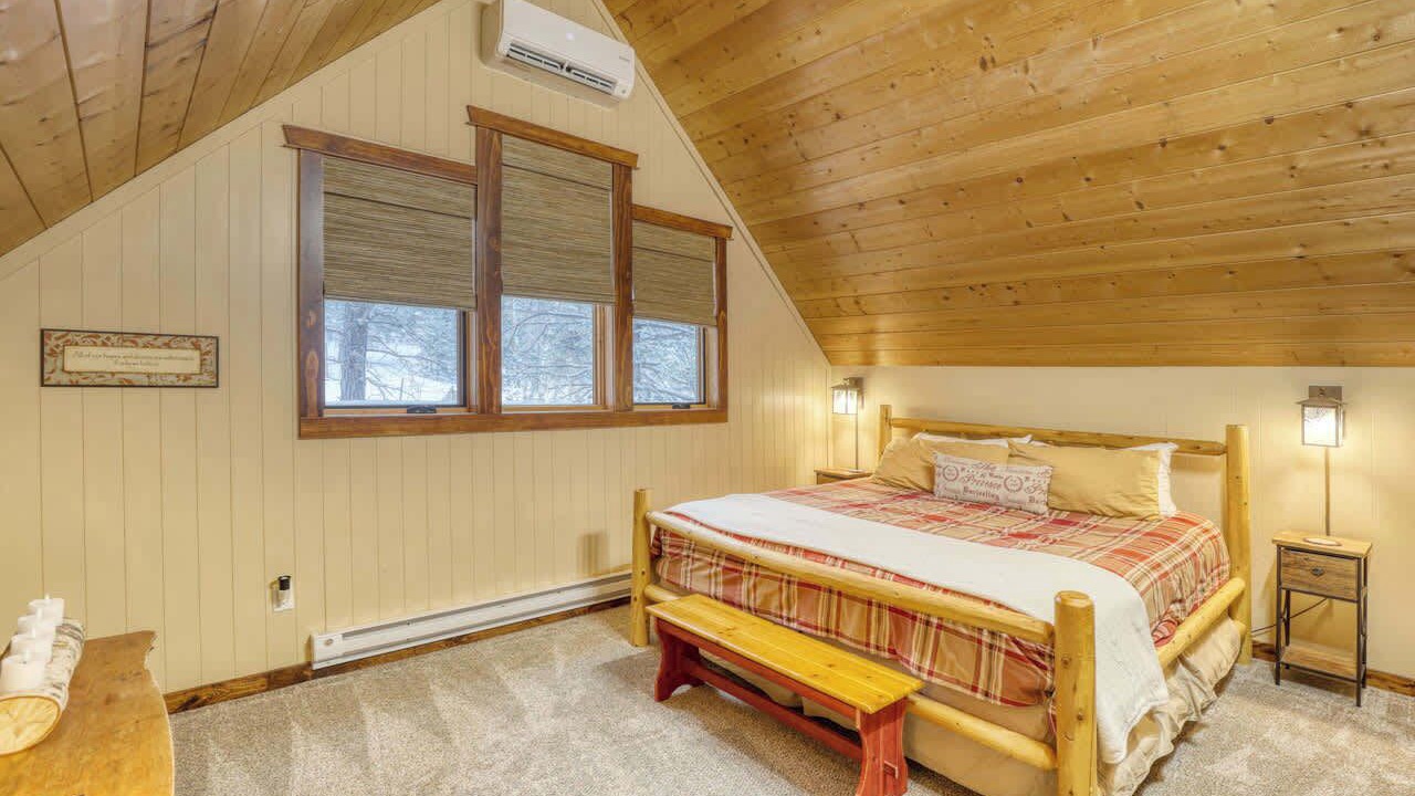 Photo of Bedroom in Lead