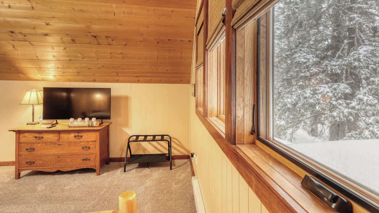 Photo of Bedroom in Lead
