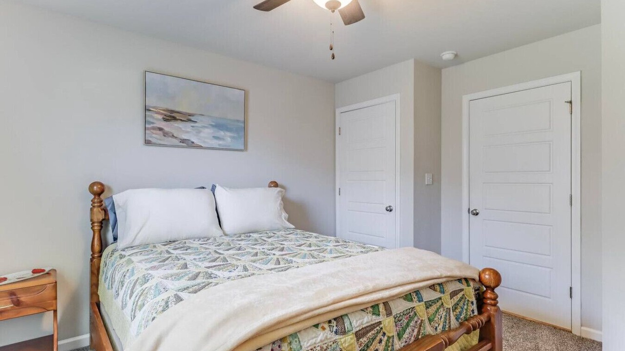 Photo of Bedroom in Long Beach