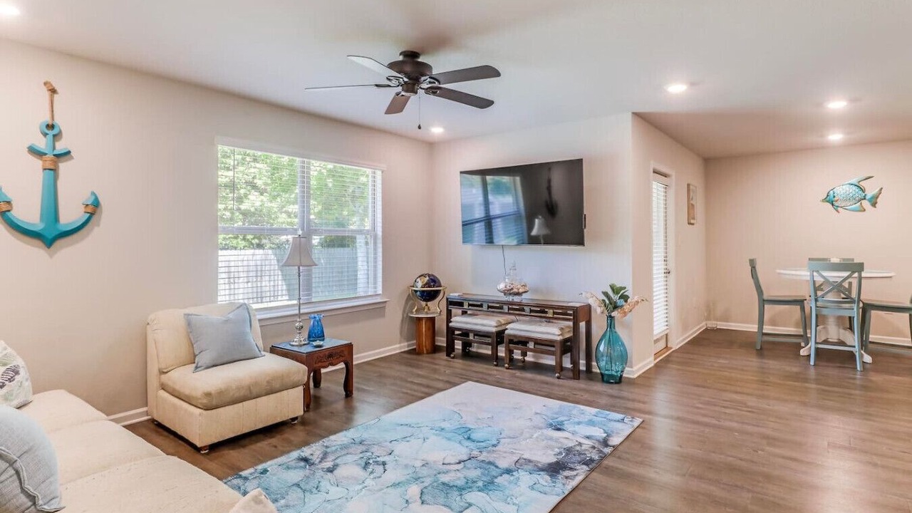Photo of Livingroom in Long Beach