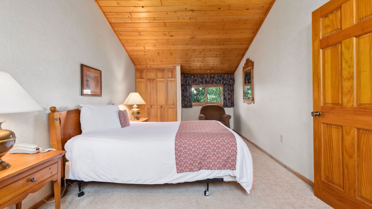Photo of Bedroom in Breezy Point