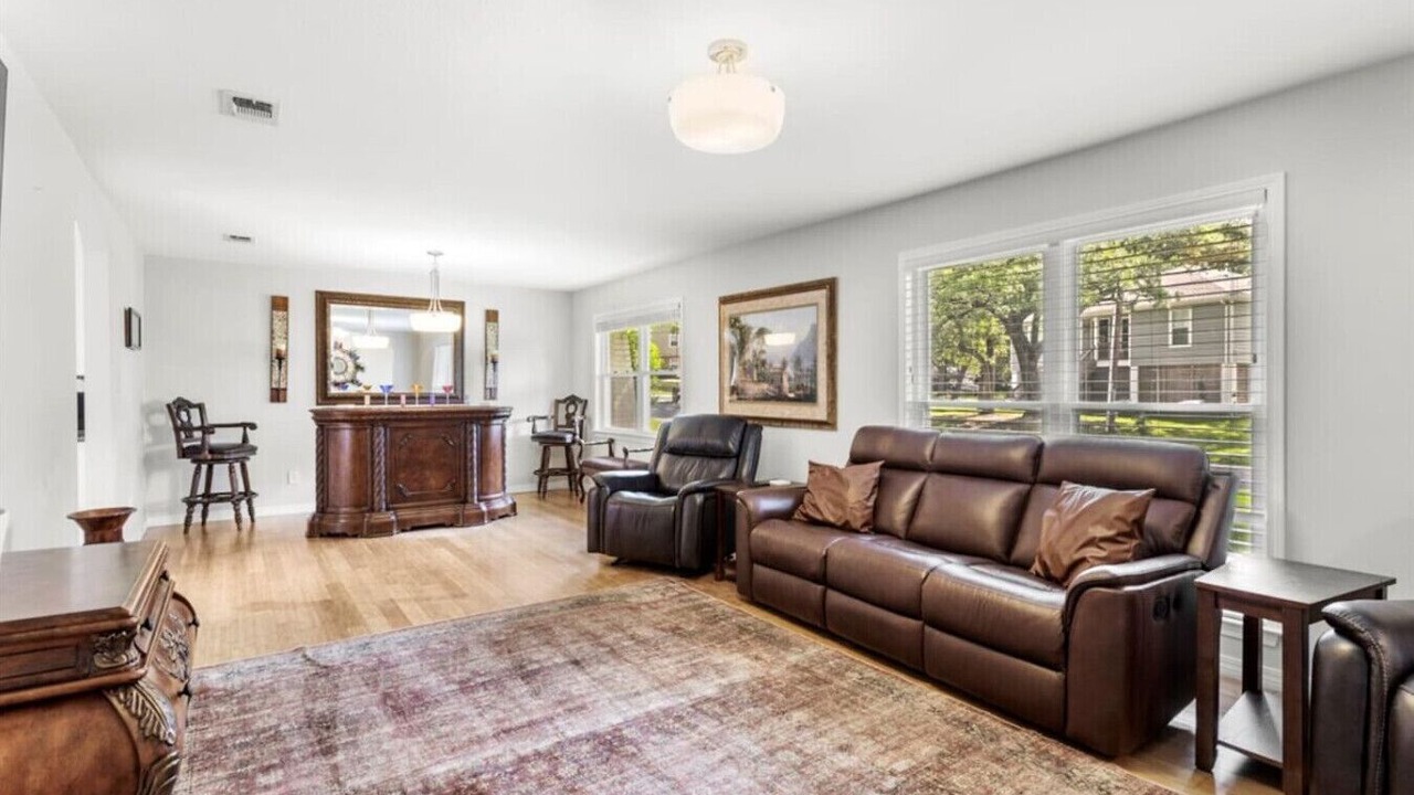Photo of Livingroom in Gulf Hills