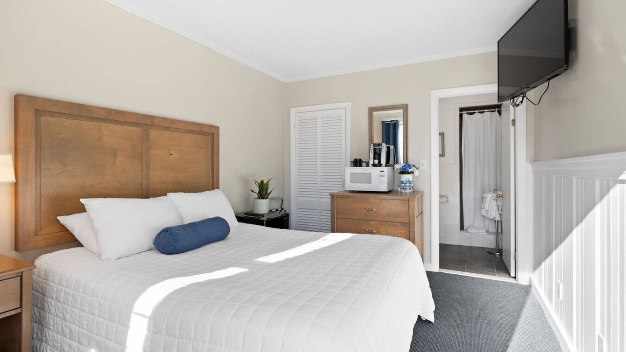 Photo of Bedroom in Falmouth Heights