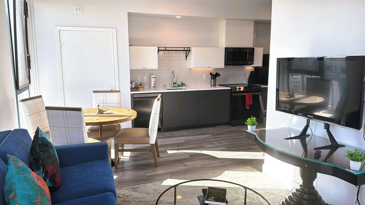 Photo of Livingroom in Melrose